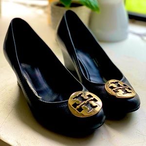 Tory Burch classic logo wedge preloved